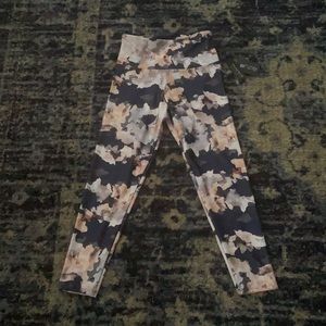 Onzie hi-rise midi legging